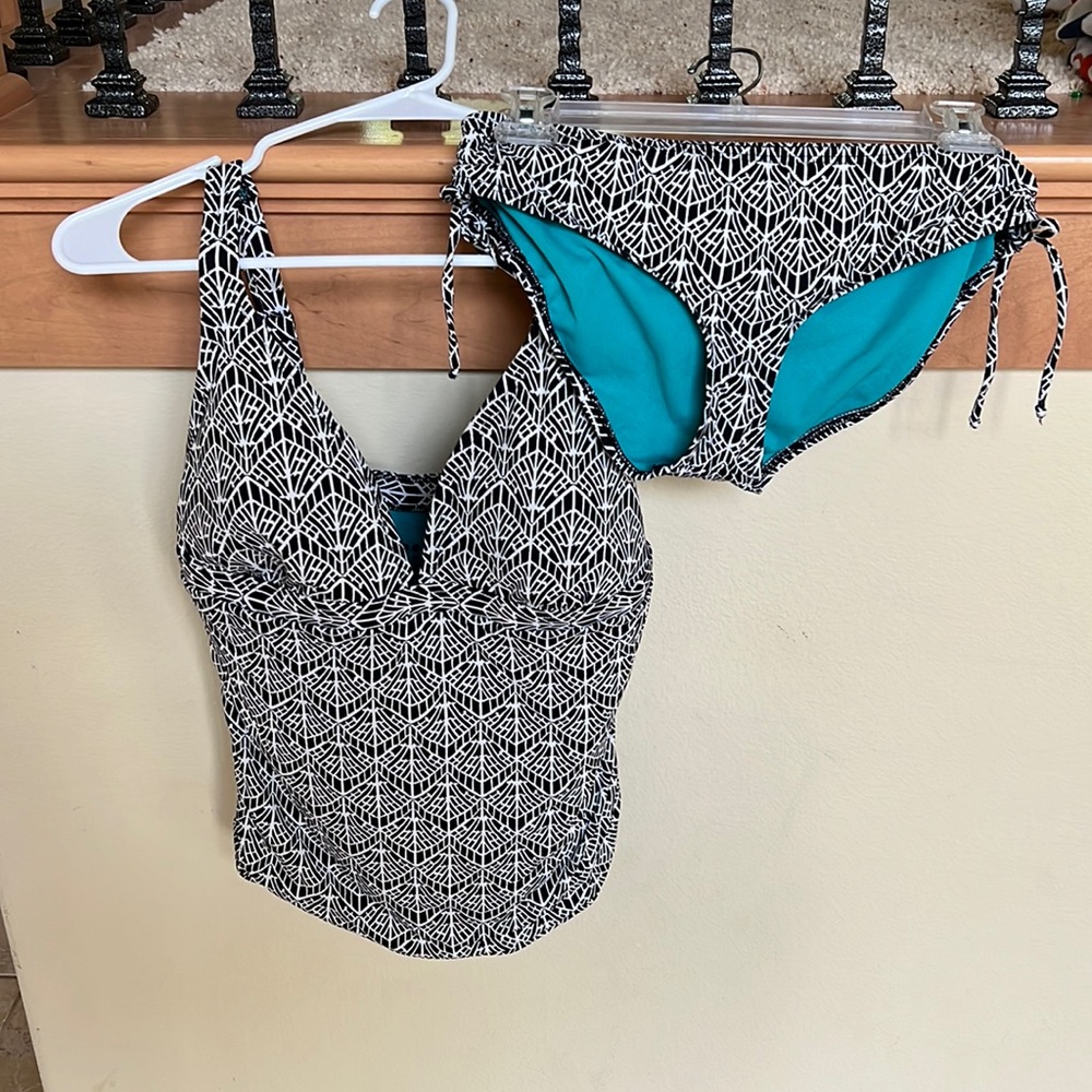Title nine tankini medium top, small bottom